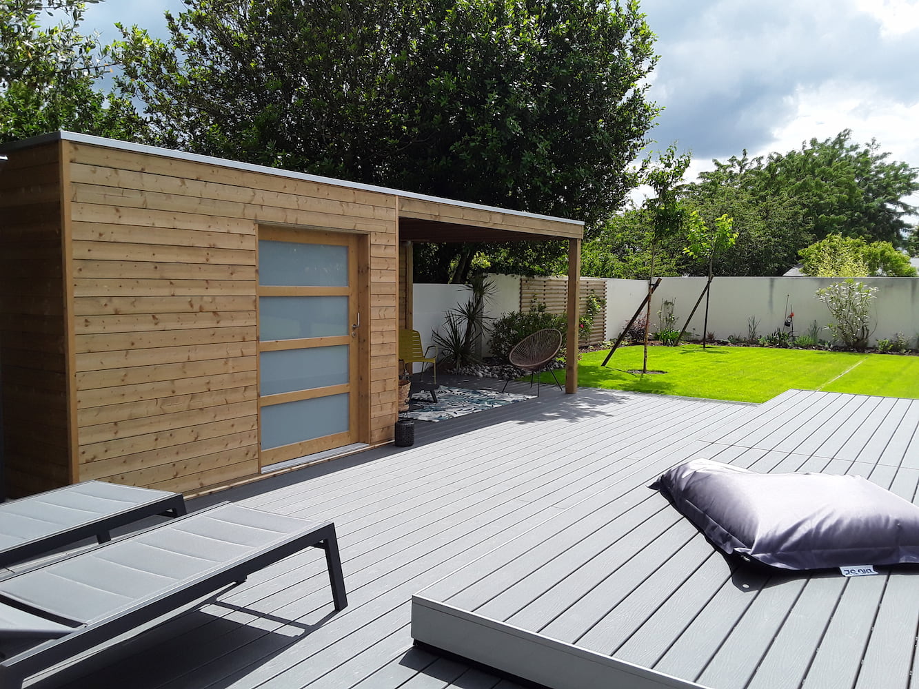 abri bois composite terrasse coulissante pool house